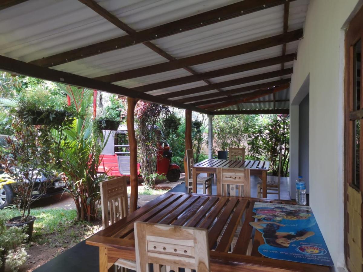 Sigiri Sandilu Homestay Σιγκιρίγια Εξωτερικό φωτογραφία